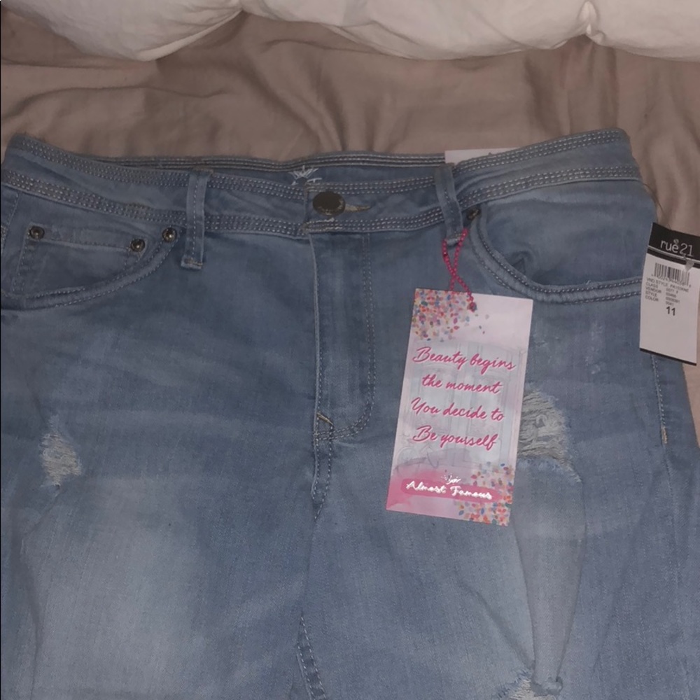 Mid rise ankle jeans